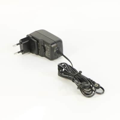 Dunlop 18 Volt DC 500mA adapter image 1