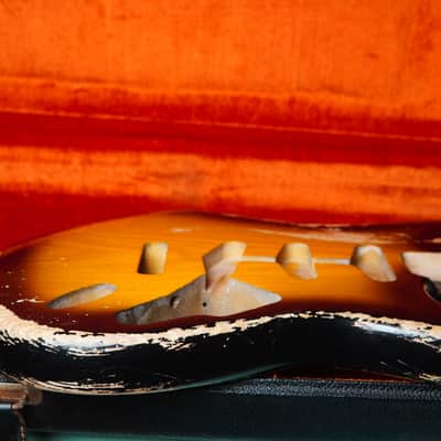 Freakaster Stratocaster Relic Body 2 Tone Sunburst image 6