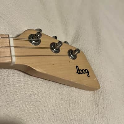 Loog Mini Electric 3-string guitar with built in amp and speaker Red image 3