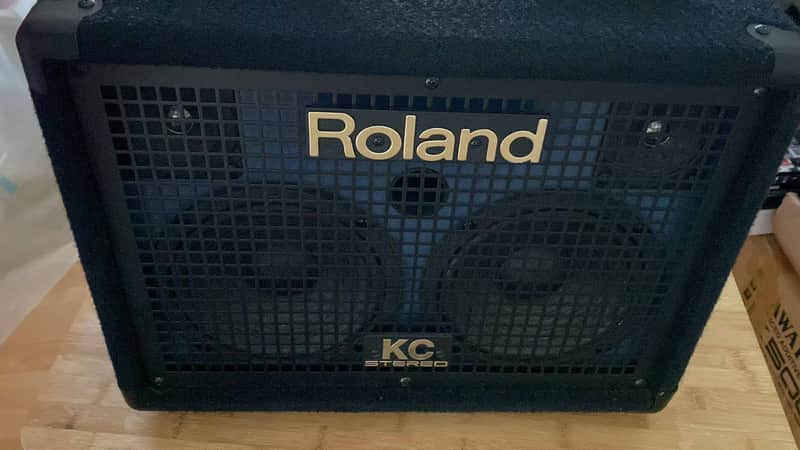 Roland KC-110 Stereo Keyboard Amplifier guitar Amp – Excellent Condition image 1