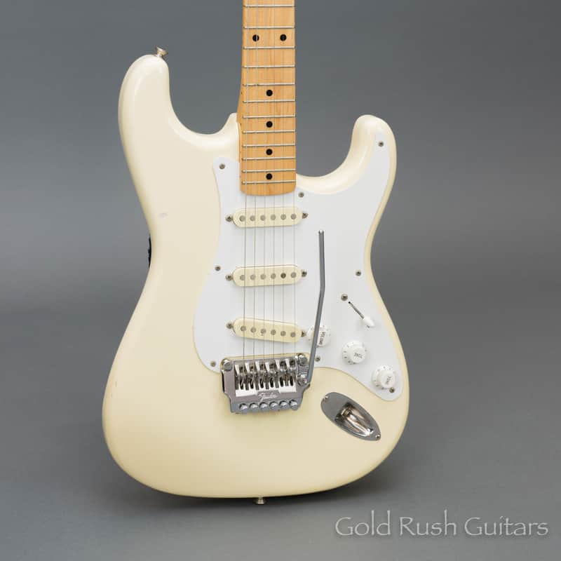■Squier Fender Stratocaster E SERIES Amazon.com: Fender Squier Debut Series Stratocaster Electric