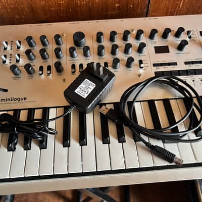 Korg Minilogue 4-Voice Polyphonic Analog Synthesizer w/ bag image 9