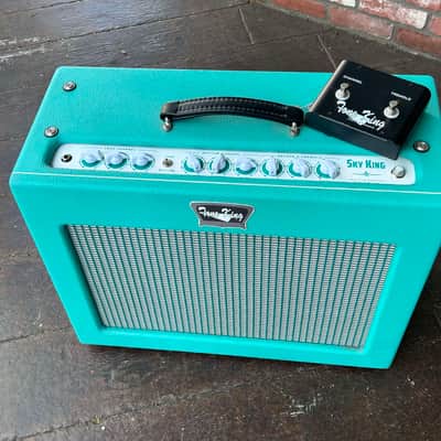 Tone King Sky King 2-Channel 35-Watt 1x12" Guitar Combo 2018 - Present - Turquoise image 4