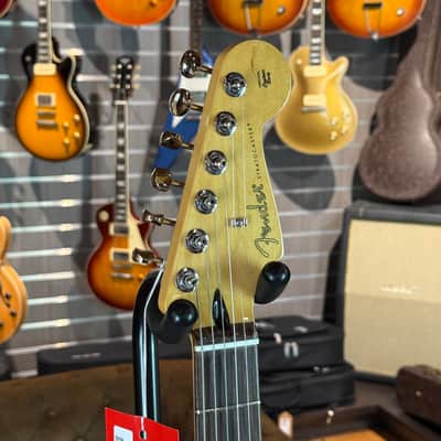 FENDER Player II Stratocaster HSS 3-Color Sunburst image 2