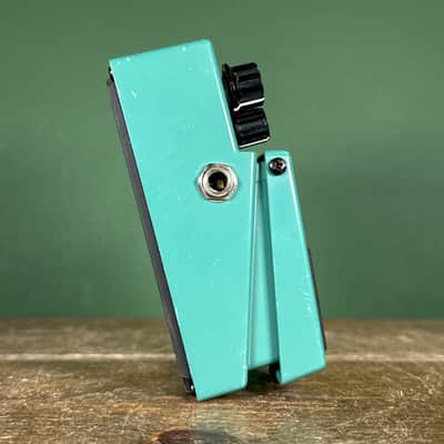 Boss TR-2 Tremolo (Silver Label) 1997 - Present - Green image 5