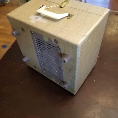 Silvertone Sears mono Tube Amplifier 6V6 project chassis cab case handle Fisher AlNiCo Speaker 1961 Tan image 5