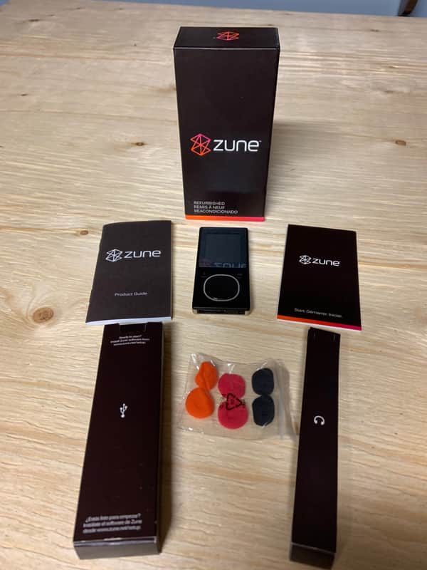 Microsoft Zune 4GB with all original packaging and accessories image 1