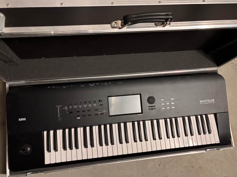 Korg Nautilus 61-Key Music Workstation 2020 - Present - Black image 1