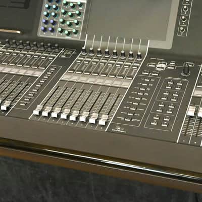 Yamaha CL3 Digital Audio Mixing Console CG01ZAW image 3