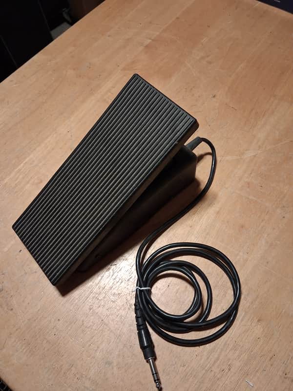 Yamaha CS 50 60 80 expression pedal 70's ? image 1