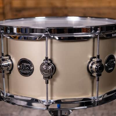 DW- DRPT6514SSGT- DW  Performance Series Snare Drum 6.5x14 Hard Satin Lacquer - Gold Mist image 3
