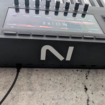 Native Instruments Komplete Kontrol S88 MK3 - Present - Black image 10