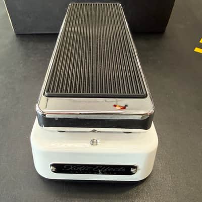 Xotic XW-1 Wah Guitar Pedal w/EWS Mounting Plate 2020s - Excellent shape image 3