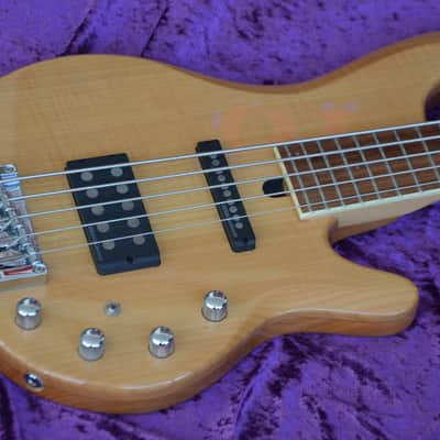 IBANEZ RD905 FM professional active 5-String Bass*rare short lived model=Korea 2005*Seymour Duncan Basslines pu's*sounds/plays/looks great*mint condition/one owner! image 3