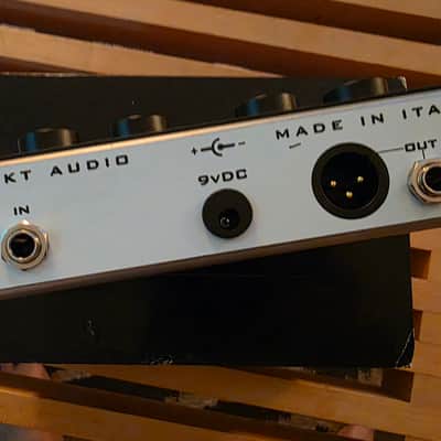 FKT Audio The Fretless: Chorus - Reverb - Midrange EQ Pedal image 2