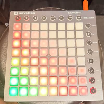 Novation Launchpad MKII Pad Controller 2015 - 2019 - Black image 2