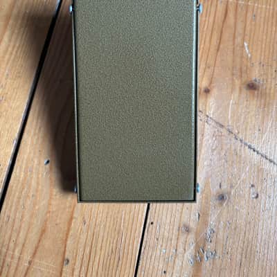 Fuzz Box Fuzz box enclosure - Gold image 5