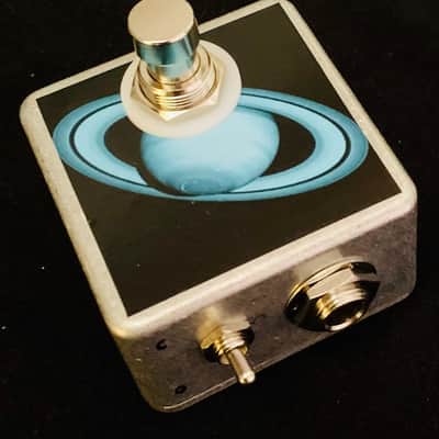 Saturnworks Micro Momentary Tap Tempo with Polarity Normally Closed + Normally Open for Boss, MXR, Line 6, EHX, & more -  Handcrafted in California image 1