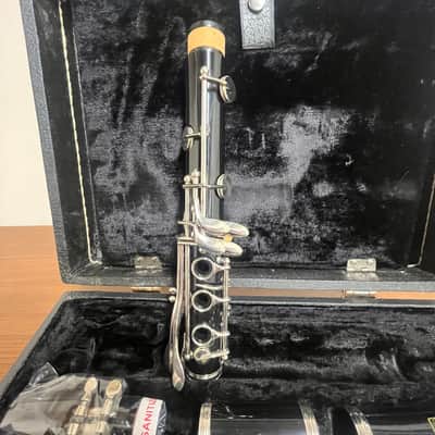 Bundy Bb Clarinet image 4