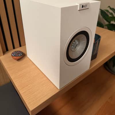 KEF Q150 Stereo Speakers - 2023 - White image 2