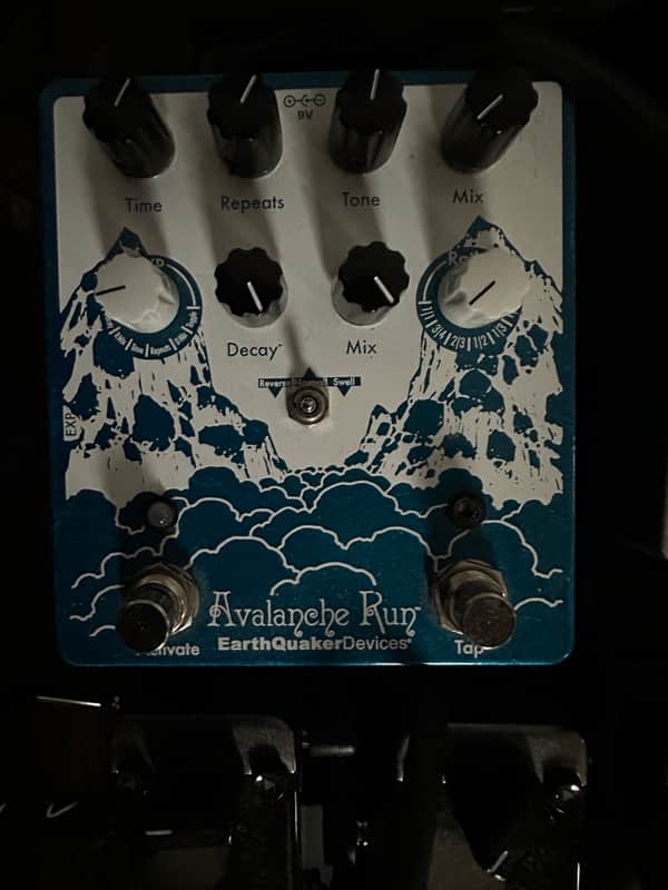 EarthQuaker Devices Avalanche Run Stereo Reverb & Delay with Tap Tempo V2