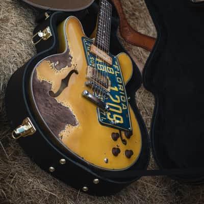 Florida 335 Double-Cut Hollowbody Relic in TV Yellow image 2
