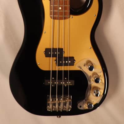 Fender Black Deluxe P-Bass Special Active 4-string electric bass Made in Mexico 2008 image 3