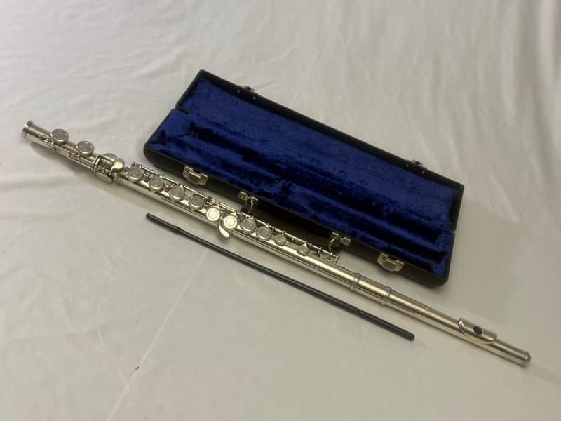 Armstrong USA 104 student C flute JUST SERVICED plays perfectly image 1