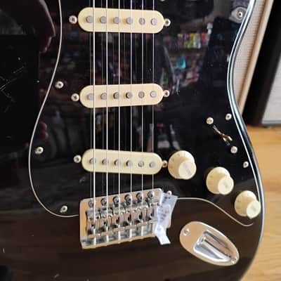 Fender FSR Special Edition Player Stratocaster with Maple Fretboard - 2015 - Black image 17