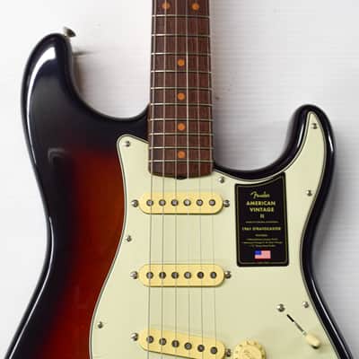 Fender American Vintage II '61 Stratocaster - 3-Color Sunburst image 2