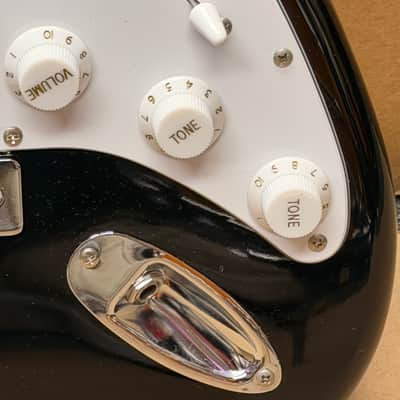 Artist Strat-Style Electric Guitar HSS Black – Used – Fully Functional, Noiseless Electronics image 8