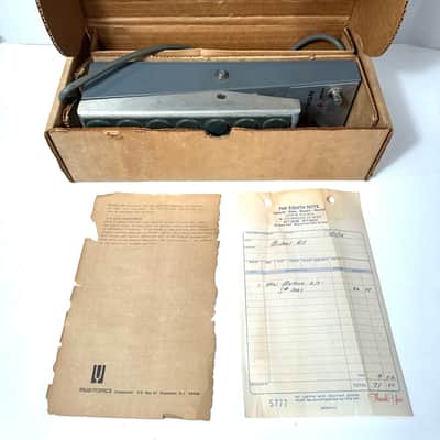 Mutron vintage wah with original box and sticker C-200 volume and wah pedal 1970s - Chrome image 8