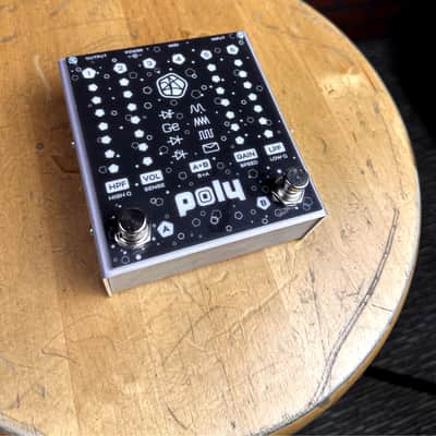 Poly Josh Smith Flat V Dual-Channel Gain Pedal EFFECTS image 1