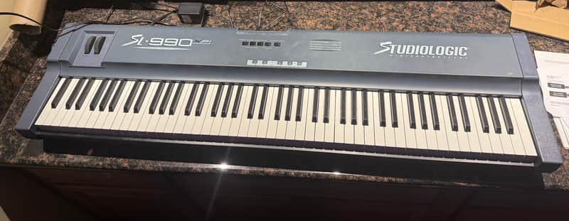 Studiologic SL990XP 88-key Weighted MIDI Controller image 1