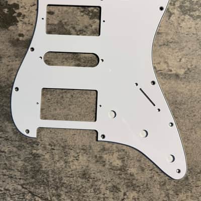 BMC Standard Stratocaster® Strat® Pickguard 3 Ply 11 Hole HSH Humbucker Single Humbucker White [L31] image 1