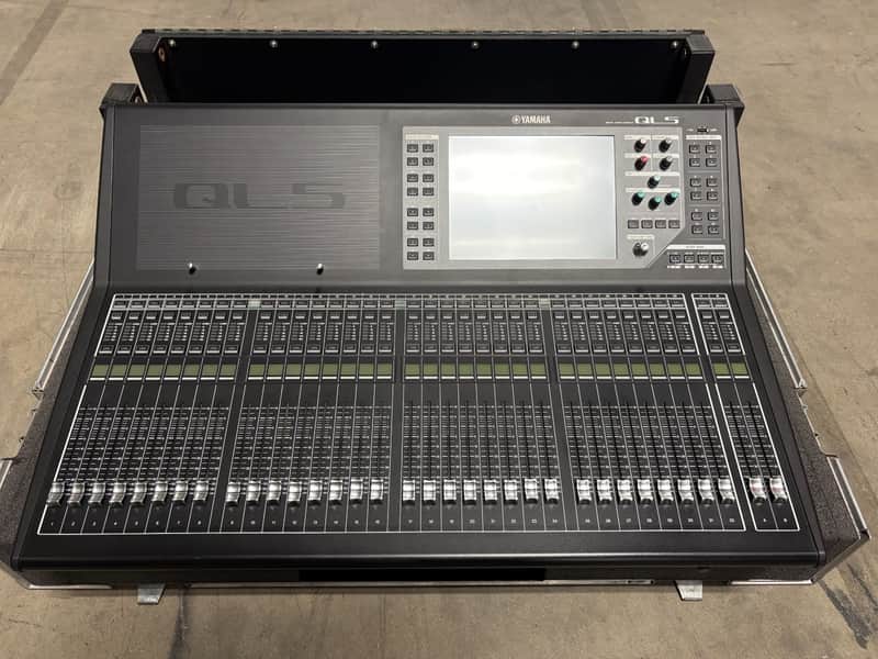 Yamaha QL5 64-channel Digital Mixing Console image 1