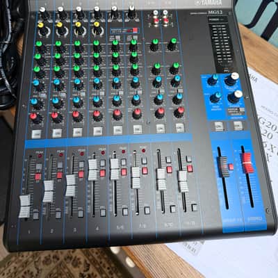 Yamaha MG12 12 Channel Analog Mixer 2014 - Present - Black image 1