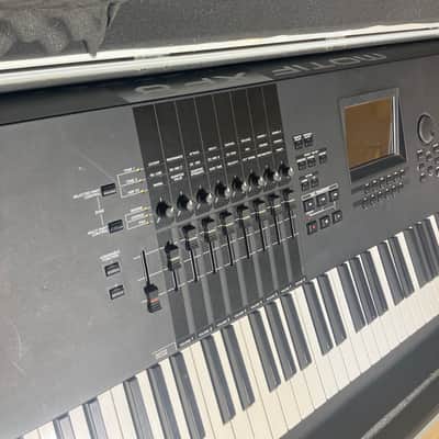 Yamaha Motif XF 8 Production Synthesizer 2010s - Gray