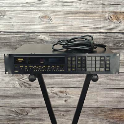 Yamaha Rev 7 Digital Reverb Multi-Effects Unit