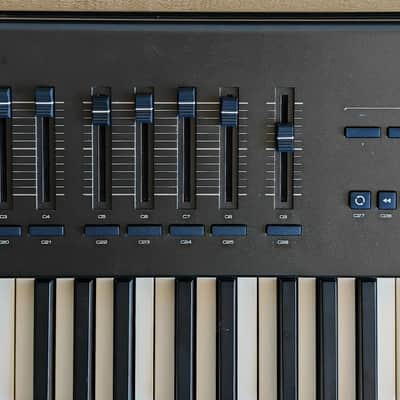 M-Audio Oxygen 88 MIDI Keyboard Controller Fully-Weighted Hammer-Action 88-keys image 6