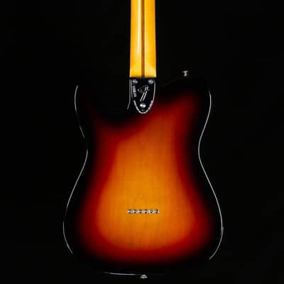 Fender American Vintage II 1977 Telecaster Custom Rosewood Fingerboard 3-Color Sunburst (657) image 4