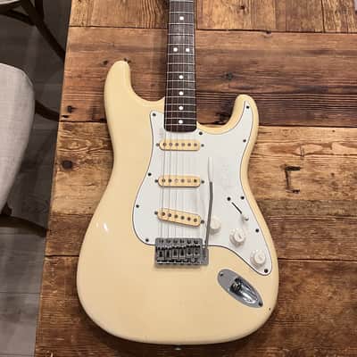 Fernandes Stratocaster Stone Logo 1970's White with case image 3