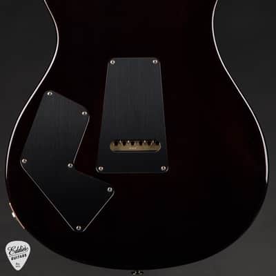 2024 - PRS Modern Eagle V - Black Gold Wraparound Burst image 4