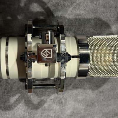 Lauten Audio Eden LT-386 Large Diaphragm Multipattern Tube Condenser Microphone 2010s - Champagne image 5