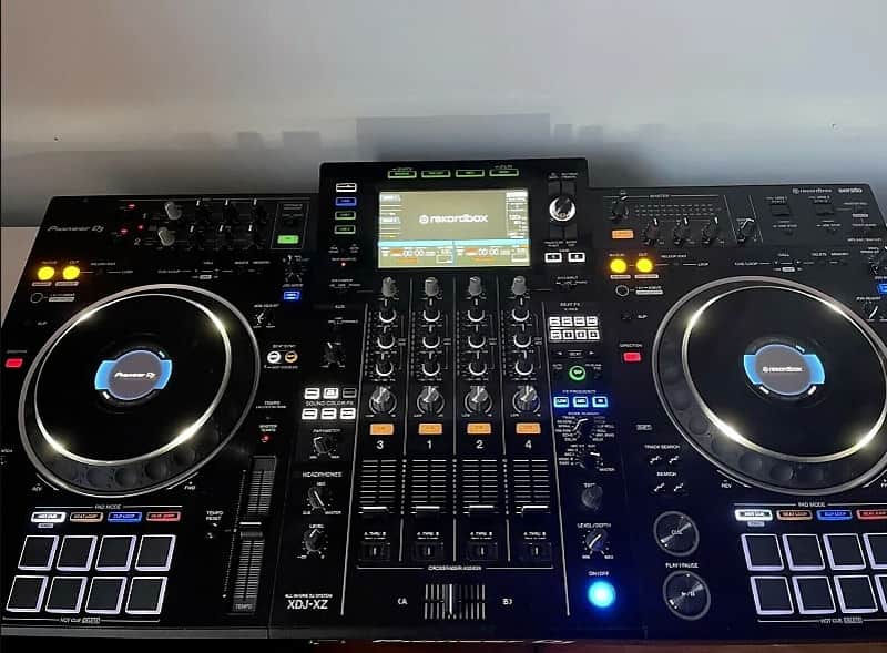 Pioneer DJ XDJ-XZ All In One DJ_System black image 1