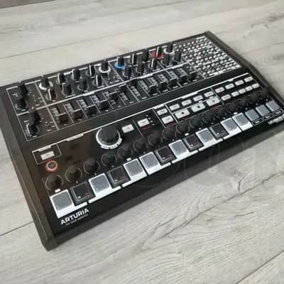 Arturia MiniBrute 2S Noir Edition image 5