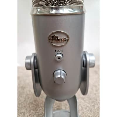 Blue Yeti - USB Microphone - Silver - Excellent image 7