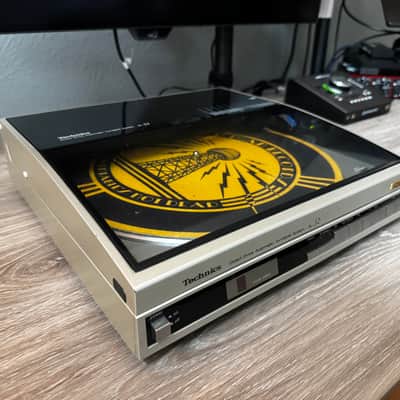 Technics SL J2 linear tracking turntable in very good condition, serviced - 1980's image 1