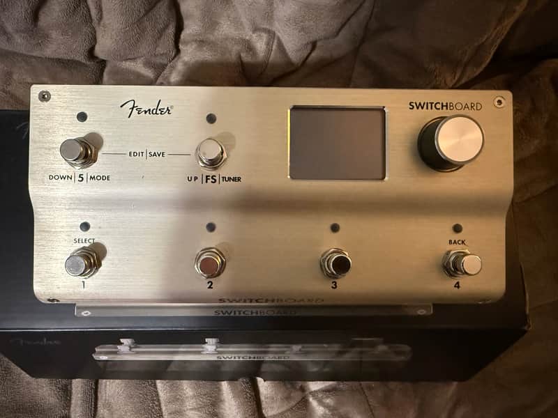 Fender Switchboard Effects Operator 2024 - Present - Gold Bild 1