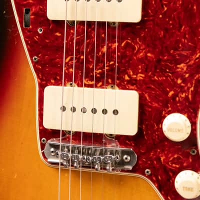 Fender Vintage 1962 Jazzmaster Electric Guitar - 3-Tone Sunburst with Hardshell Case - Used image 9